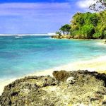 Hobi Surfing? Ayo Taklukkan Ombak Istimewa Milik Pantai Plengkung Banyuwangi