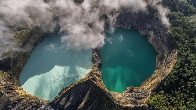 Tantang 5 Gunung yang Paling Sulit Ditaklukan di Indonesia